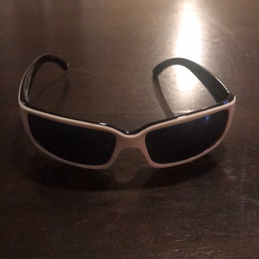 Costa sunglasses - Picture 4 of 5